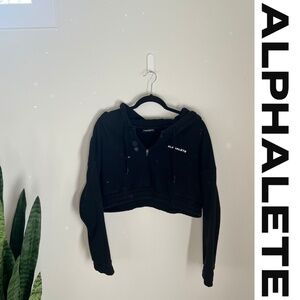 Classic Capital Crop Hoodie | Alphalete | Women's Medium | Black